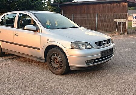 Opel Astra 1.6 -