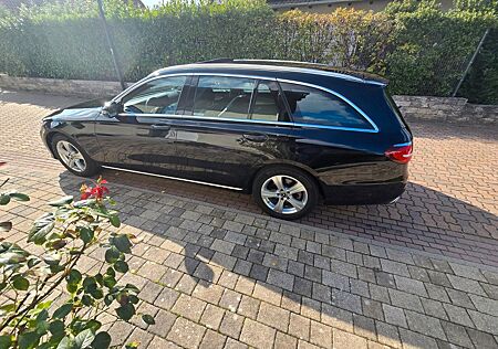 Mercedes-Benz E 220 gebraucht kaufen Mercedes-Benz E 220 E 220d T AVANTGARDE Autom. AVANTGARDE