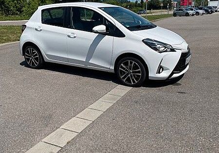 Toyota Yaris 1,5-l-Dual-VVT-iE Team Deutschland Sitzh.