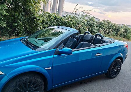 Renault Megane Coupé-Cabriolet Conf. Privilege 1.9 d...