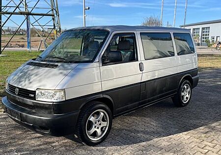 VW T4 Volkswagen 2.5 TDI Multivan / Camper / Wohnmobil