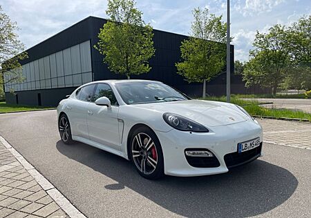 Porsche Panamera GTS Approved 05/25 Service Unfallfrei