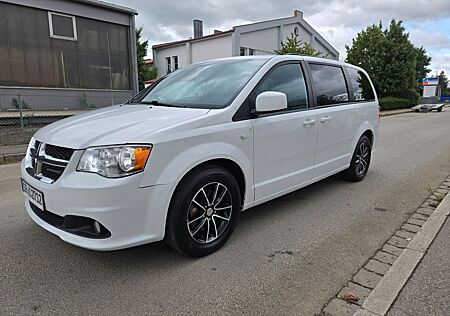 Dodge Grand Caravan *Benzin/LPG*8Fach bereift*