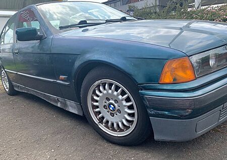 BMW 320i