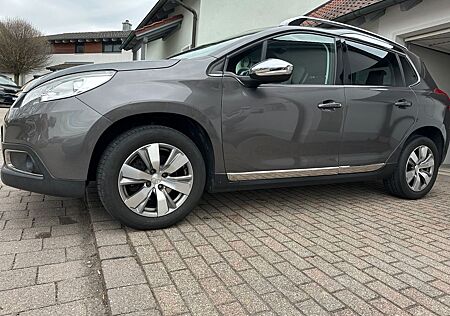Peugeot 2008 Allure 120 VTi Allure 1.6 120PS