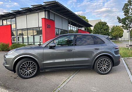 Porsche Cayenne 3.0 V6 Tiptronic - Topausstattung von Pr