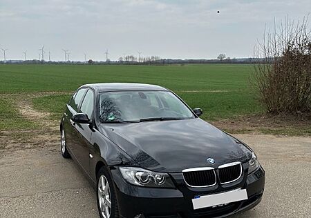 BMW 318i E90