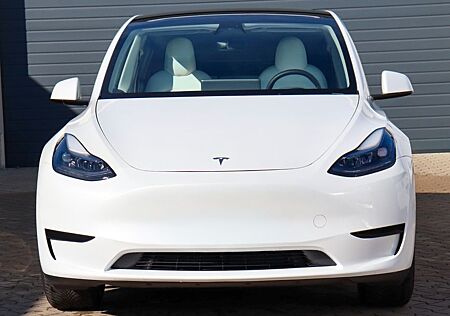 Tesla Model Y RWD Standard Range