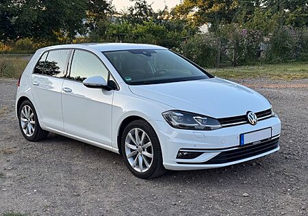 VW Golf Volkswagen 1.5 TSI ACT DSG Highline Soundsystem DCC