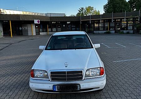 Mercedes-Benz C 180 ELEGANCE Elegance/ TÜV NEU!