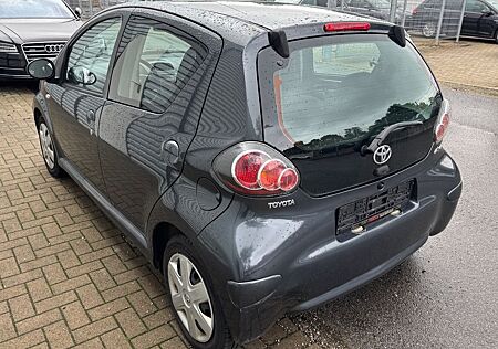 Toyota Aygo (X) Aygo (X) 1.0 Automatik-1.Hand-87TKM-5-Türer-Sche