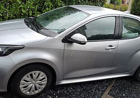 Toyota Yaris 1,5-l-VVT-i Hybrid CVT Team Deutschlan...