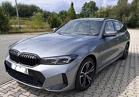 BMW 330e Touring M-Sport PRO/Harman-Kardon/AHK/HUD