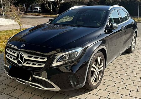 Mercedes-Benz GLA 200 PEAK Edition PEAK Edition
