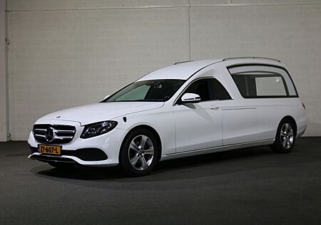 Mercedes-Benz E 200 200d Glaswagen Bestattungswagen Leichenwag