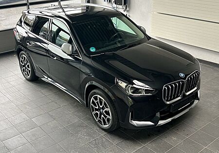 BMW iX1 30 xDrive xLine Leder_Pano_HarmanKard_Headup