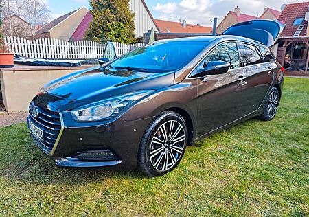 Hyundai i40 Premium DCT Navi Leder