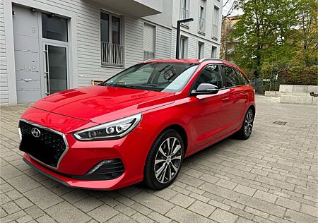 Hyundai i30 *TOP Zustand*Xenon*PDC*Navi*Tempo*ACC*TÜV