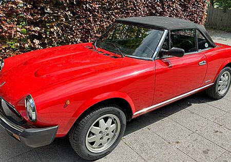 Fiat 124 Spider Pininfarina 124 DS Spider - Europaversion