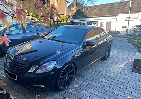 Mercedes-Benz E 350 VOLL, Leder, SR/WR auf Felge, Scheckheft