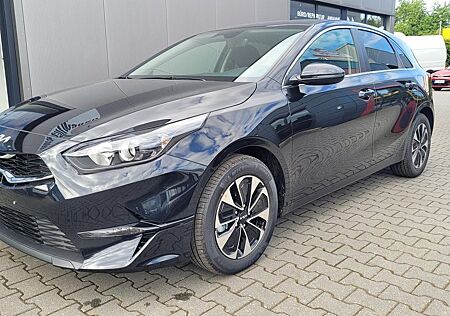 Kia Cee'd Ceed Gold*LED*Navi*Shzg*Lhzg*PDC*Cam*16Zoll*