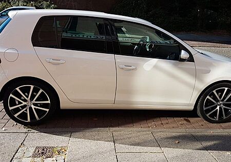 VW Golf Volkswagen 1.4 TSI DSG 90 kW Highline Highline