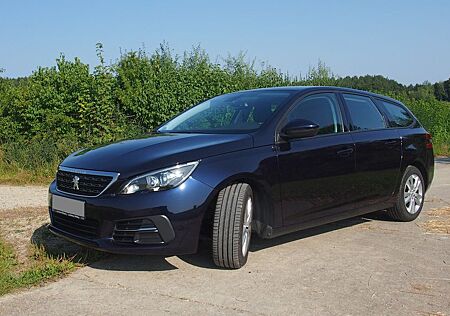 Peugeot 308 Kombi 130PS 1. H. scheckheftgepflegt So/Wi-Räder