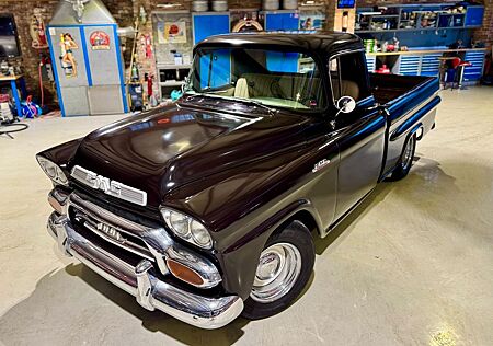 GMC 3100 Pickup Frame-off restauriert Sammlerzustand