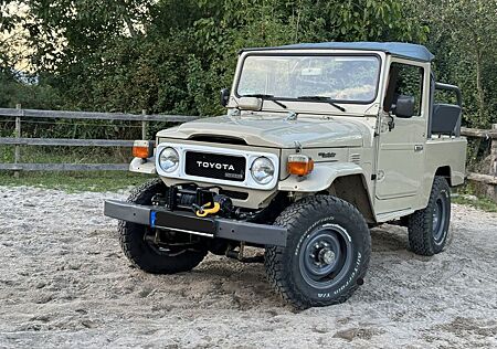 Toyota Land Cruiser BJ46