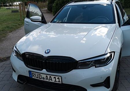BMW 330e Touring Sport Line Automatic Sport Line