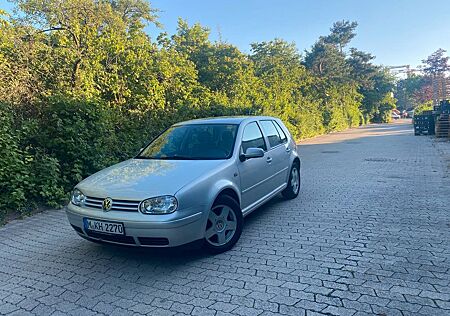 VW Golf Volkswagen 1.6 Auto Comfortline, TÜV-NEU