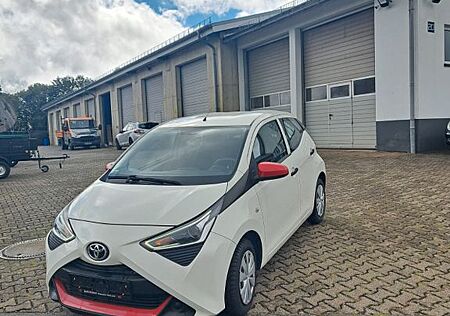 Toyota Aygo (X) Aygo (X) 1,0-l-VVT-i Team Deutschland Team D...
