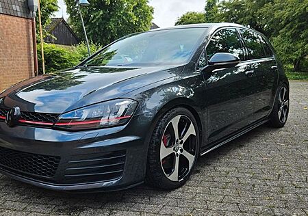 VW Golf Volkswagen 2.0 TSI BMT GTI Performance GTI Performance