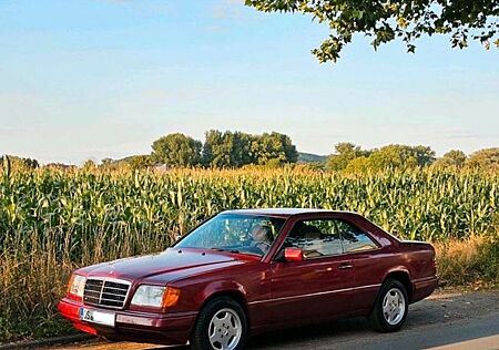 Mercedes-Benz E 220 W124 Coupe