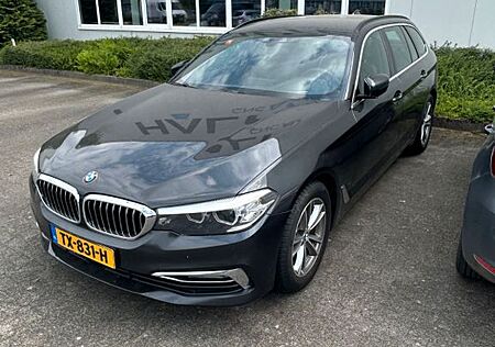 BMW 520d xDrive Touring A Luxury Line Luxury Line