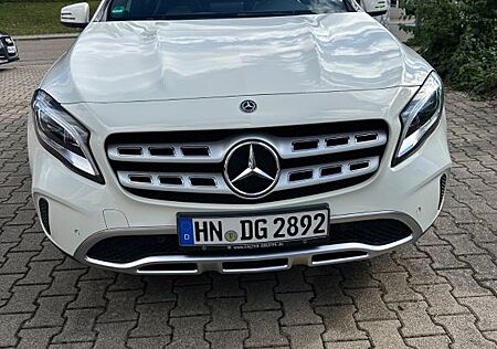 Mercedes-Benz GLA 200 , Unfallfrei, 39980km, Lückenlos gewartet