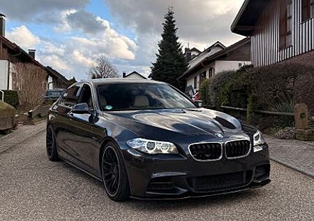 BMW 530d xDrive Luxury/M-Paket/20Zoll/H&K/HUD