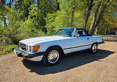 Mercedes-Benz SL 560