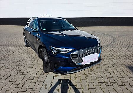 Audi e-tron Etron 55 quattro advan. Navarablau Uvp:110000 €