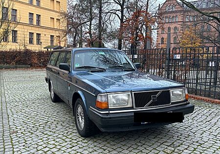 Volvo 245 Chiquita - solider Klassiker aus 1993