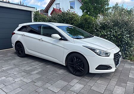 Hyundai i40 1.7 CRDi 104kW DCT Trend/Winterräder/1.Hand