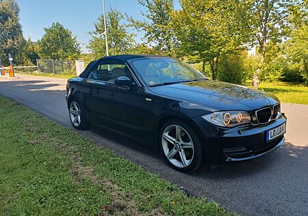 BMW 118d Cabrio/Steuerkette Neu/Navi/Leder//Xenon