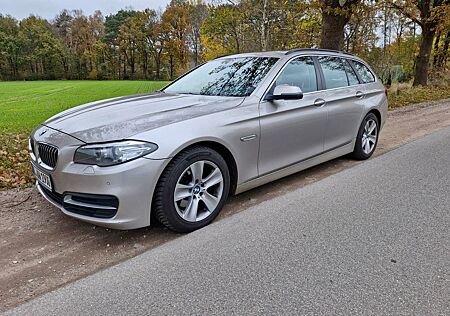 BMW 520d xDrive Touring A -