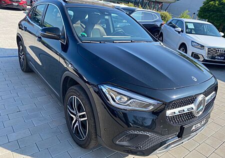 Mercedes-Benz GLA 200 d*Panorama-LED-AHK*