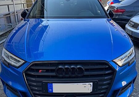 Audi S3 TFSI S tronic quattro -