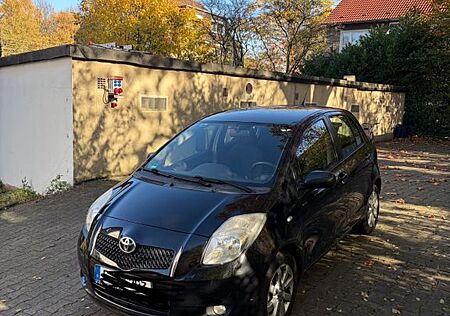 Toyota Yaris 1,0-l-VVT-i Team Team