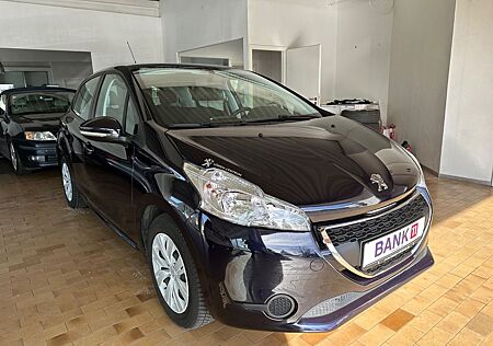Peugeot 208 Active Scheckheft Klima PDC 1.Hand