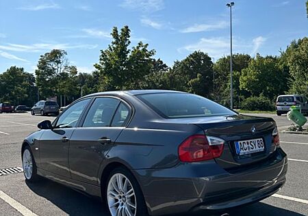 BMW 318i E90