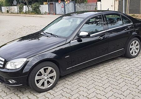Mercedes-Benz C 230 -