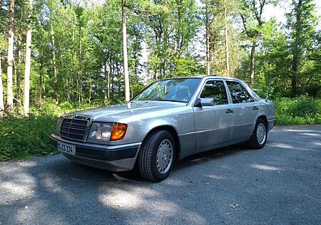 Mercedes-Benz 320 320E